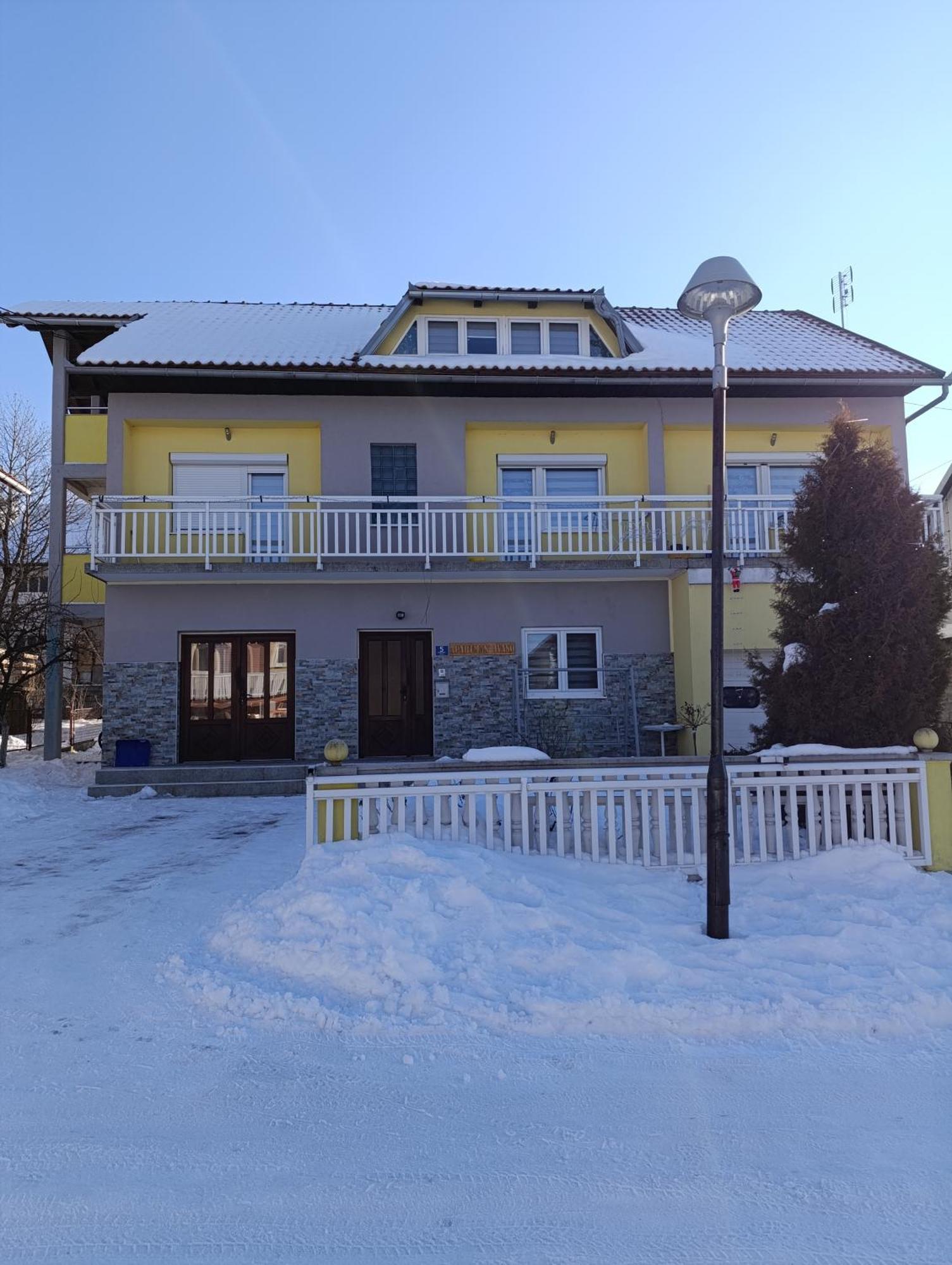 Apartman Ivano 쿠프레스 외부 사진